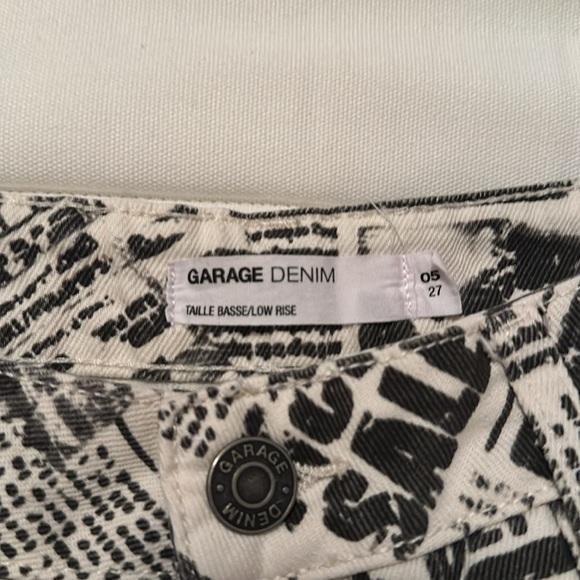 Newspaper flare pants - Picture 3 of 3